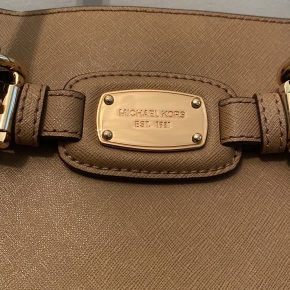 Michael Kors Hamilton Satchel - Picture 8 of 16